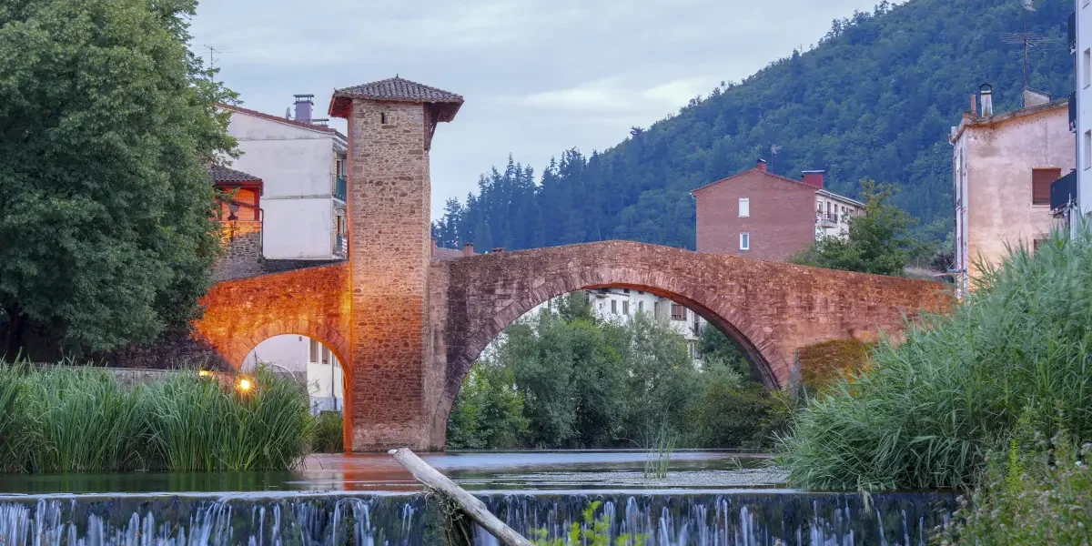 Imagen de un puente romano en Balmaseda