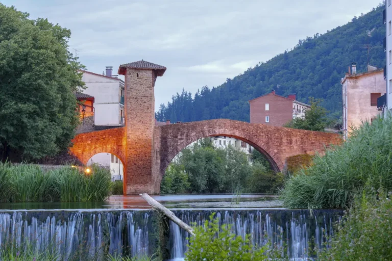 Imagen de un puente romano en Balmaseda