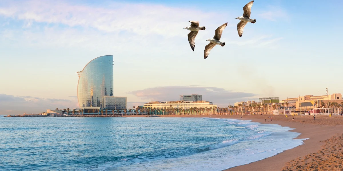 barceloneta playa Imagen de la costa de Bacelona con el